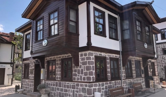 Bursiyer Kardeşlerimize Laptop Dağıtım Projesi